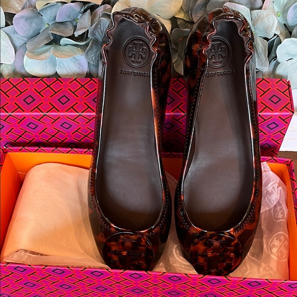 NWT Minnie Travel Ballet W/ Logo Printed Patent Tory Burch Tortoise size 6.5 - Picture 1 of 13